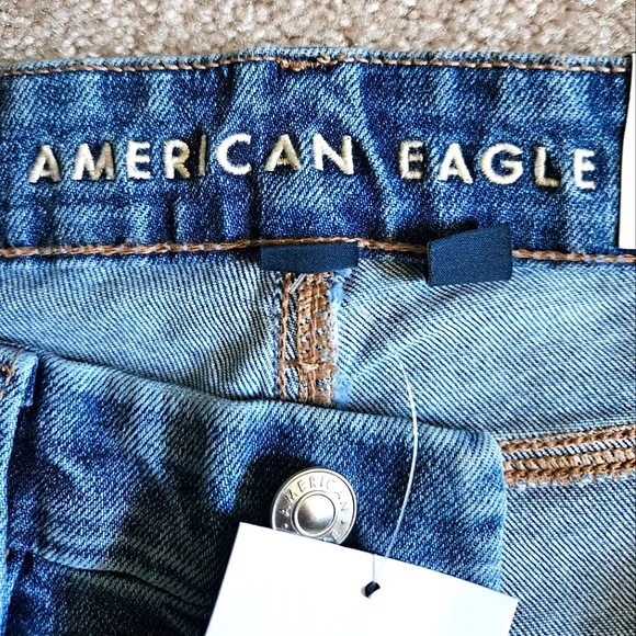 American Eagle Curvy Distressed Jeans - Picture 5 of 6